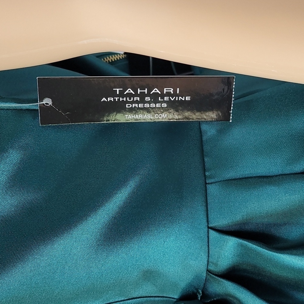 Tahari Women's Hunter Green Cocktail or Holiday Dress - Picture 4 of 16